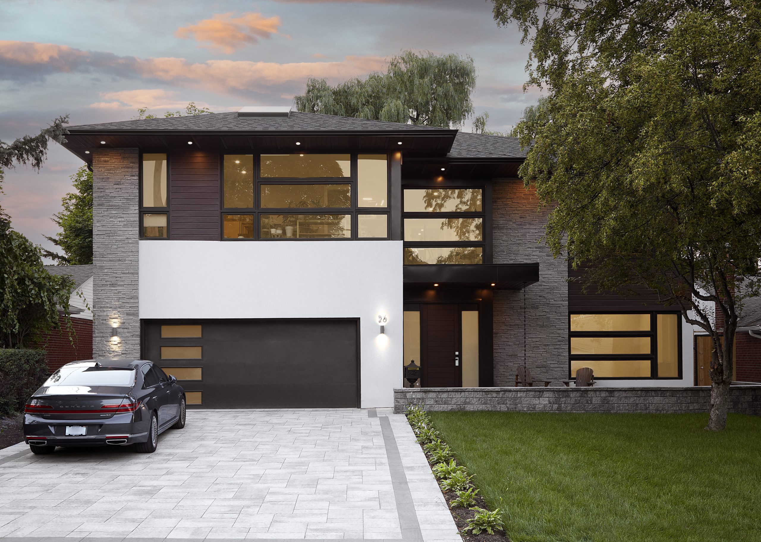 Mid-Century Modern Ravine Lookout with broad overhangs and large windows