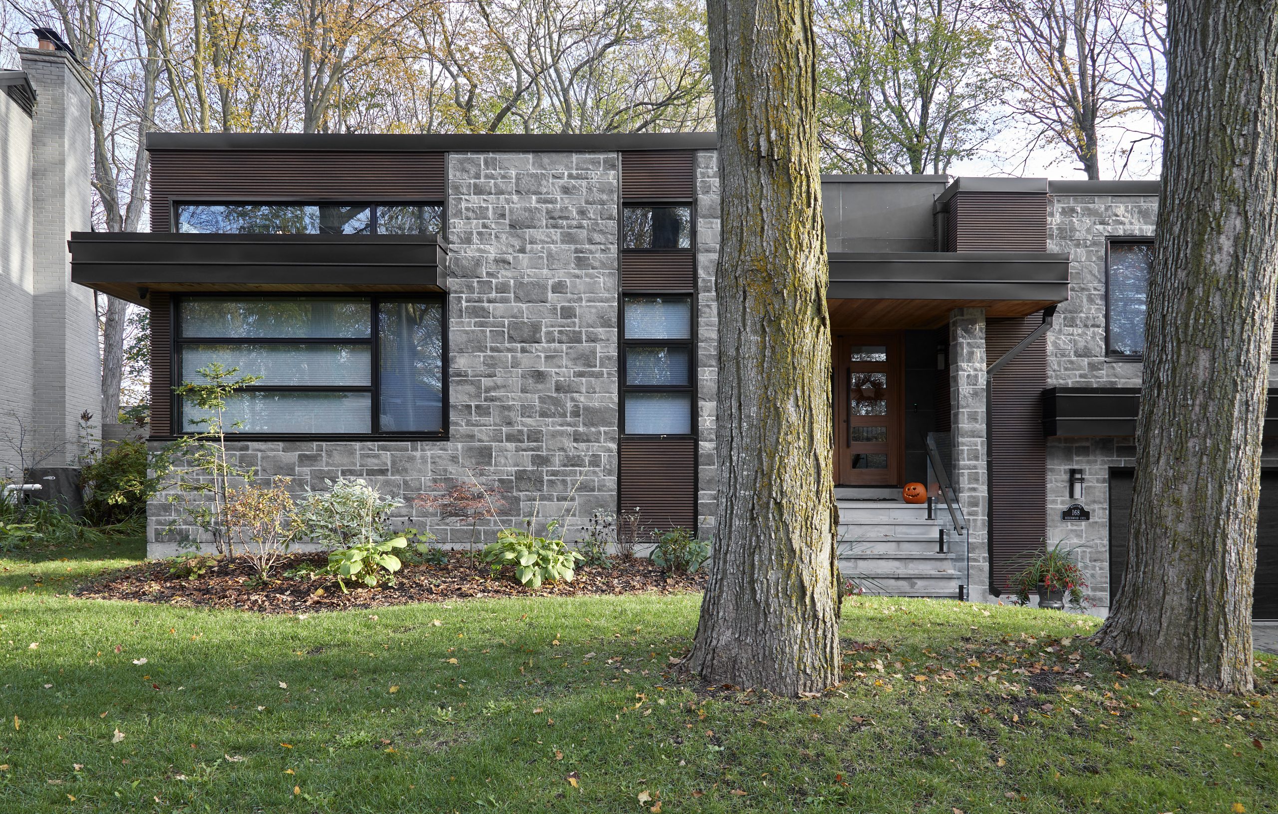 Forestview Bungalow set within a heavily wooded Newmarket property