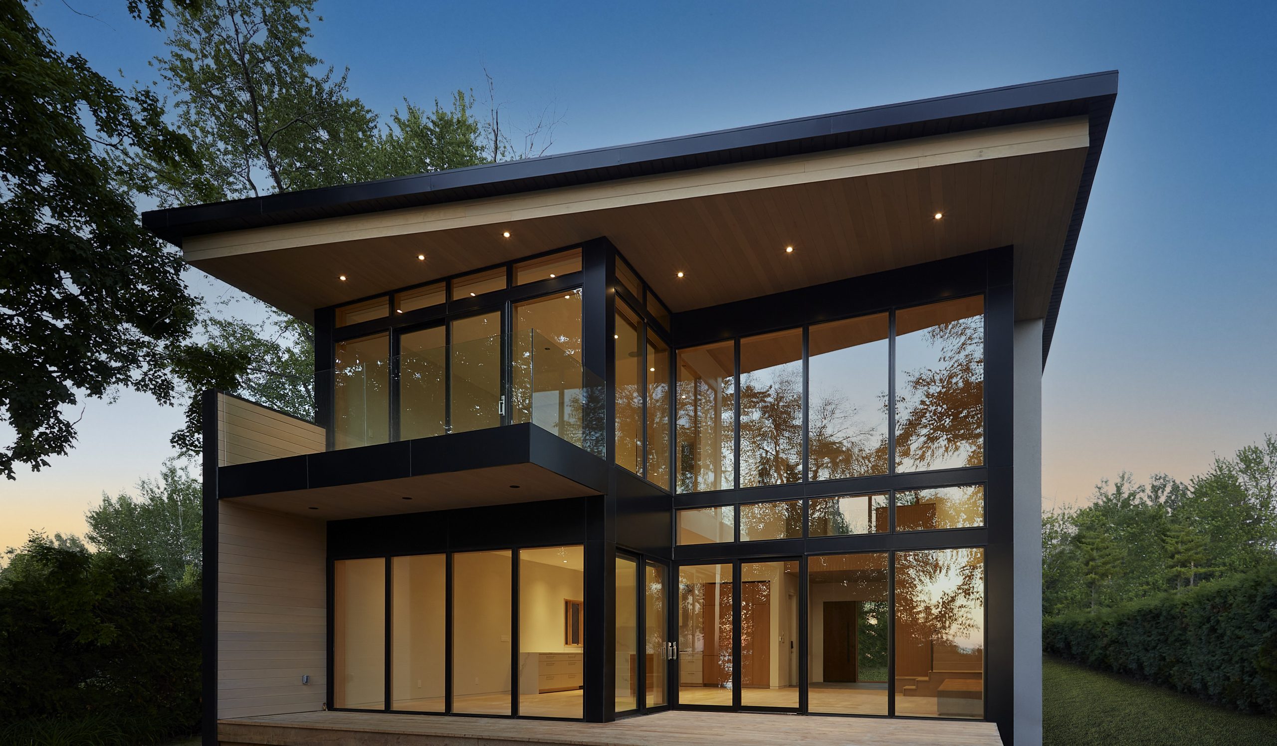 Modern Lakehouse residence