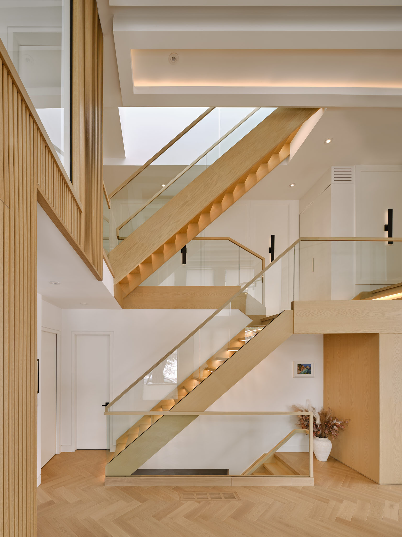 Open-riser stair detail
