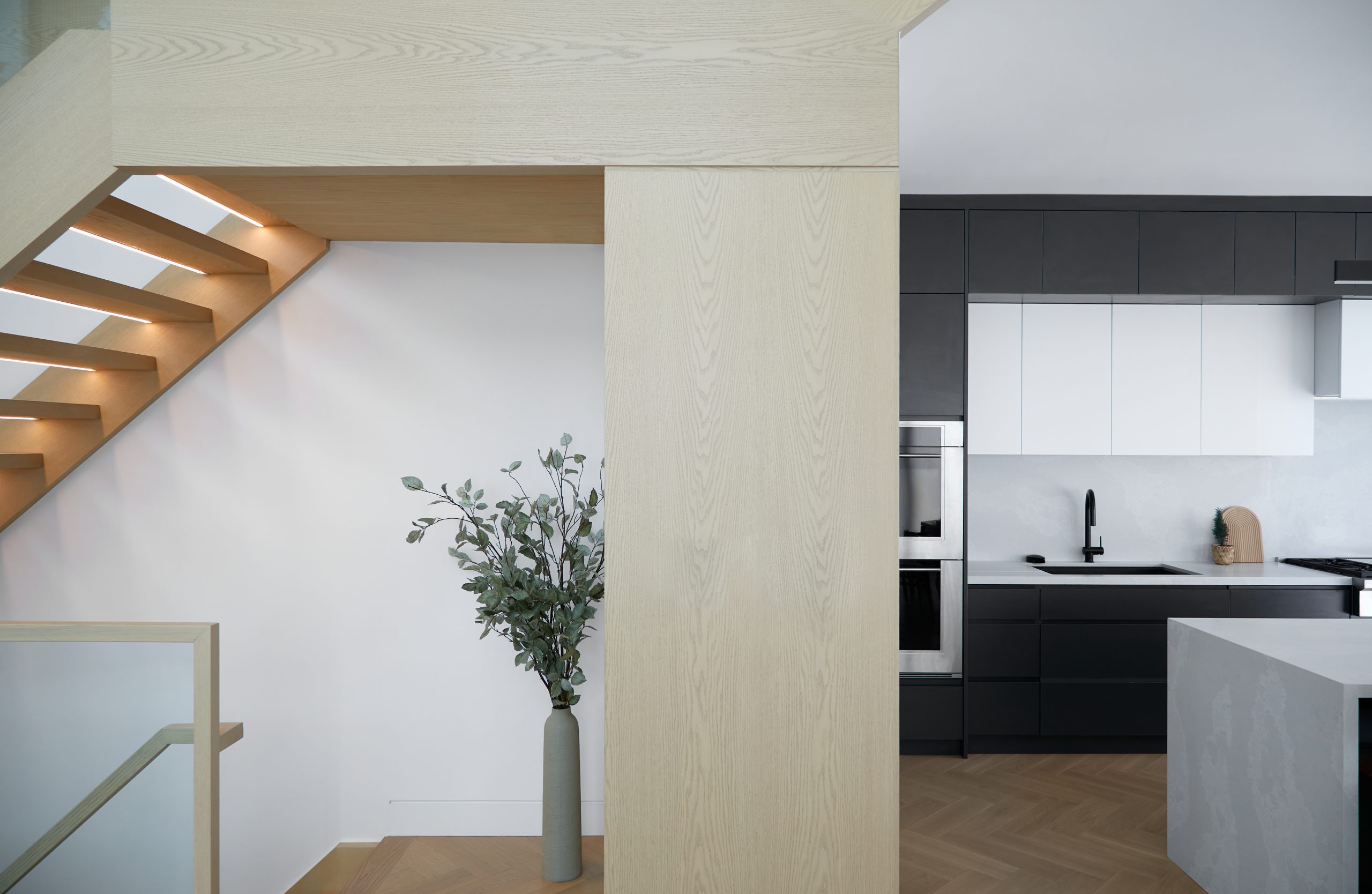 Minimal landing beside the kitchen