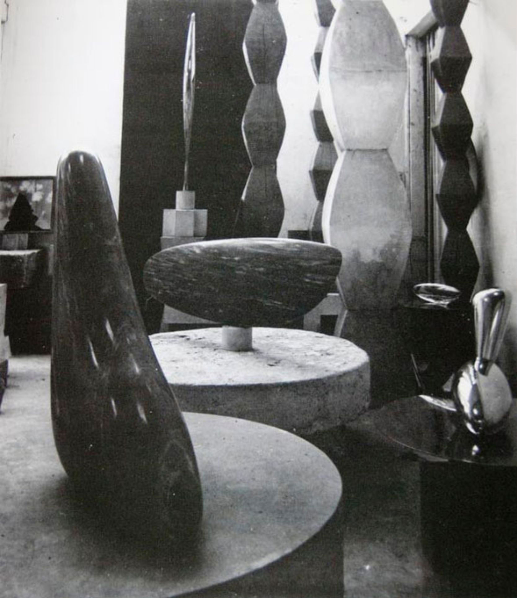 Sculptures and stacked geometric forms in Brancusi’s studio