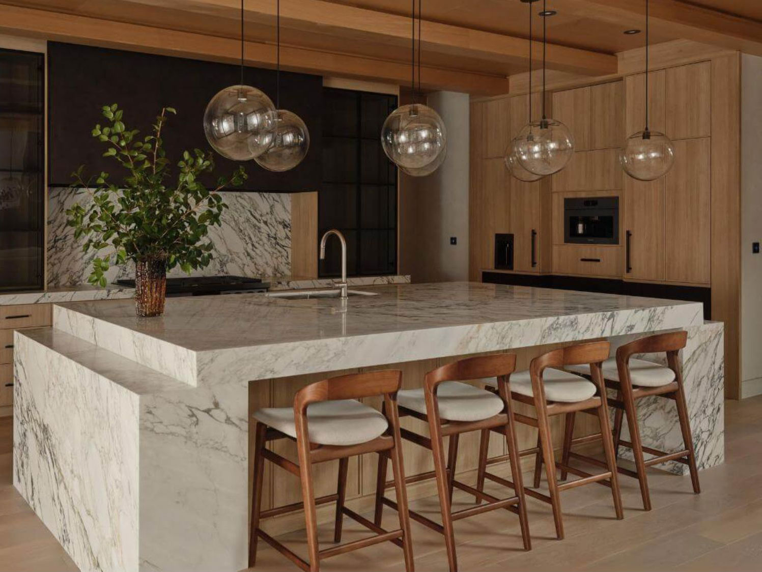 Marble and white oak kitchen composition